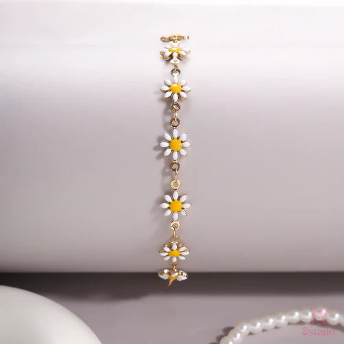 Daisy Chain Charm Bracelet