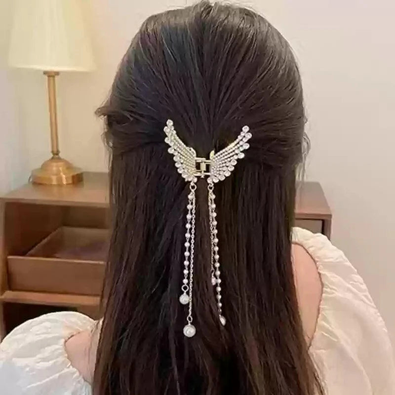Angel Wing Pearl Clutcher with Dangling Rhinestones