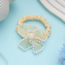 Pearl-Edged Bow Scrunchie – Lemon Cream