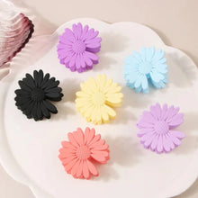 Matte Daisy Flower Hair Clutcher – Soft Touch Pastel Clips