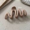 Matte Wave Hair Clutcher – Minimalist Beige Design for Everyday Style