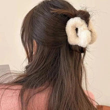 Fuzzy Heart Hair Claw – Soft Plush Clip for Cozy & Cute Hairstyles