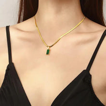 Emerald-Toned Pendant Necklace with Sleek Chain